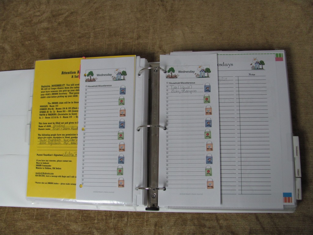 Make a Household Planner Notebook: Daily Checklists